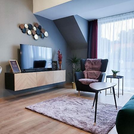 Linden Apartman 107 Glamour (Adults Only) Mosonmagyarovar Exterior photo