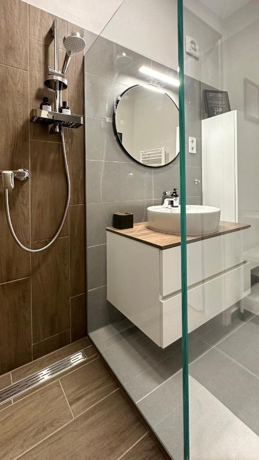 Linden Apartman 107 Glamour (Adults Only) Mosonmagyarovar Exterior photo