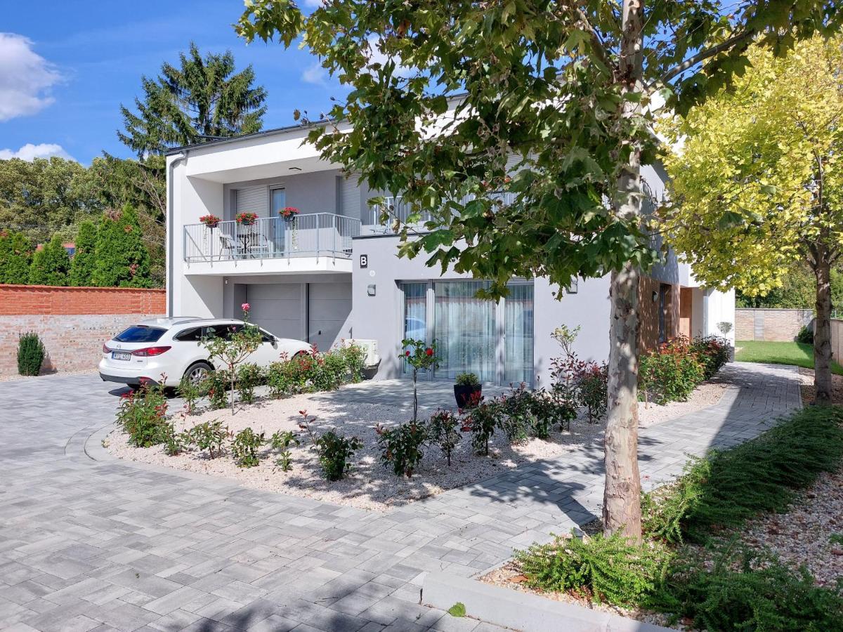 Linden Apartman 107 Glamour (Adults Only) Mosonmagyarovar Exterior photo
